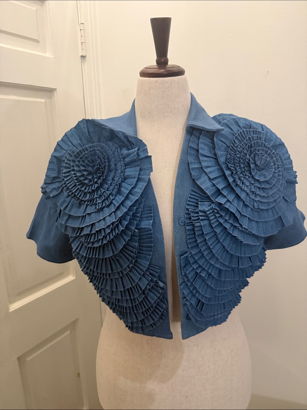 Blue Women's Short Sleeve rosette denim Jacket NWT